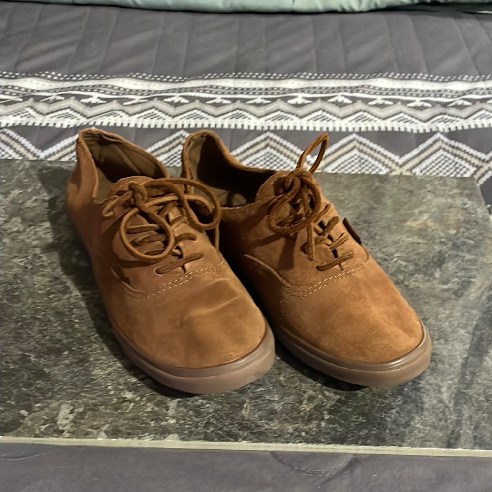 Vans  Authentic
Brown Suede